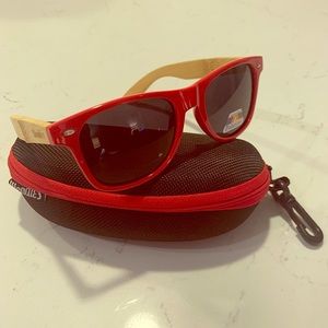 New never worn woodies polarizes sunglasses